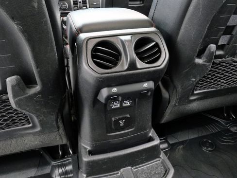Used 2021 Jeep Wrangler Unlimited Rubicon AWD/4WD image 21