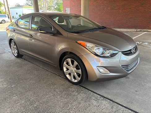 Used 2012 Hyundai Elantra Limited FWD image 3
