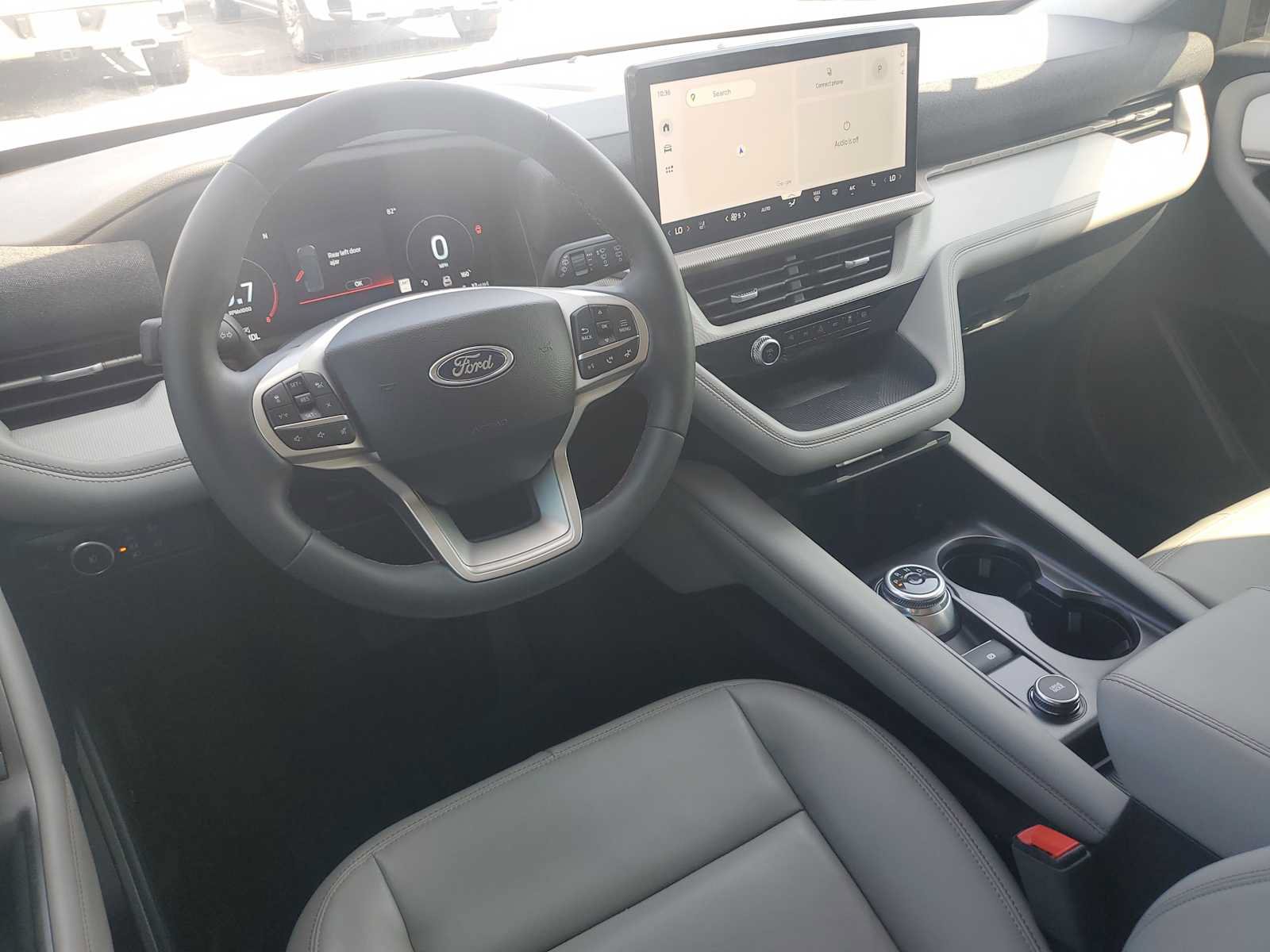 Used 2025 Ford Explorer Active w/ Active Comfort Package RWD image 16
