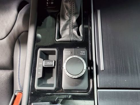 Used 2023 Toyota Tundra Platinum image 25