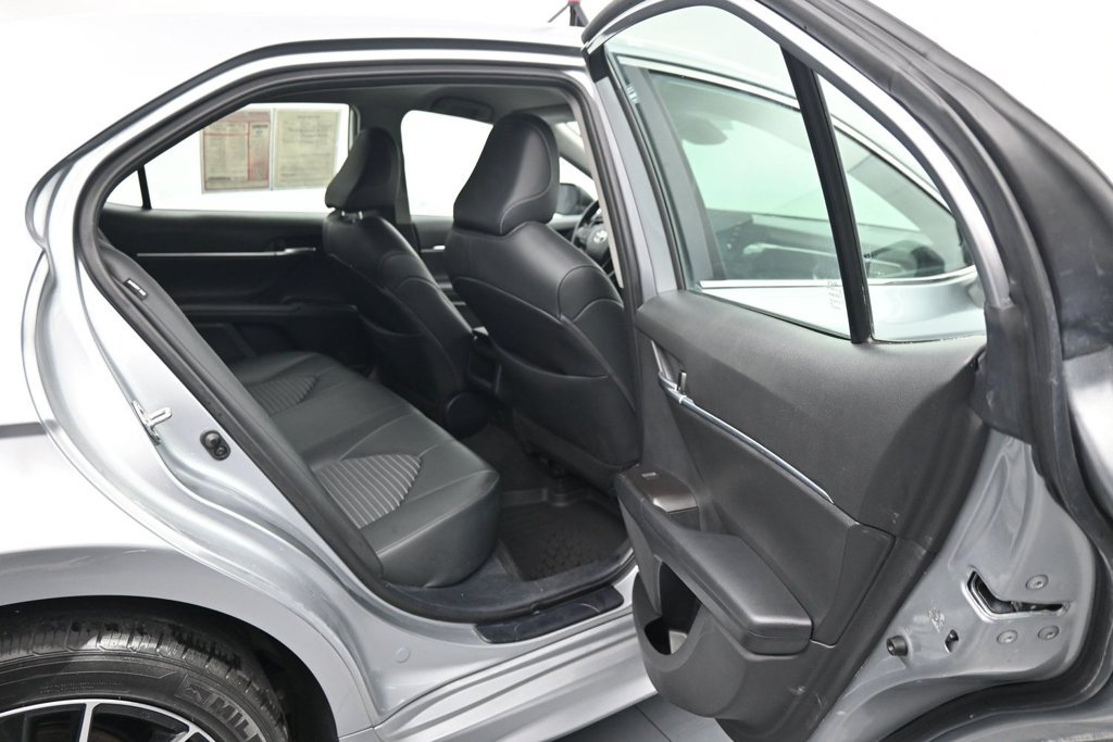 Used 2024 Toyota Camry SE FWD image 11