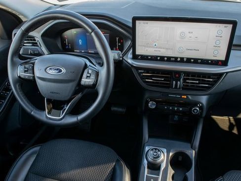 Used 2023 Ford Escape SE image 24