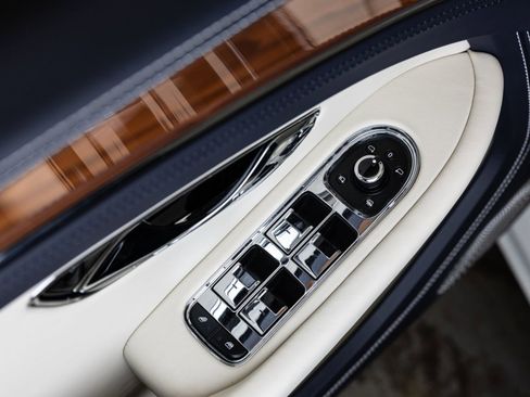 Used 2024 Bentley Continental GT AWD/4WD image 32