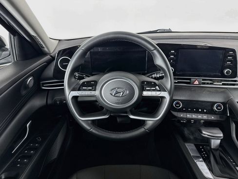 Used 2021 Hyundai Elantra SEL w/ Convenience + Premium Package FWD image 22
