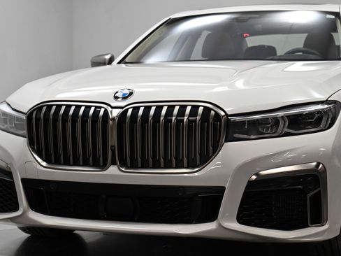 Used 2022 BMW M760i xDrive w/ Luxury Rear Seating Package image 50