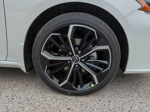 New 2025 Nissan Altima 2.5 SR w/ SR Premium Package image 11