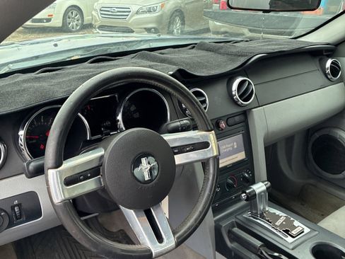 Used 2005 Ford Mustang Deluxe image 15