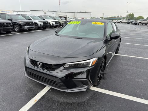 Used 2024 Honda Civic Sport image 2