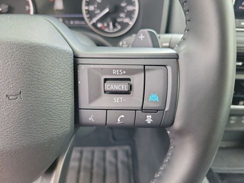 Used 2025 Nissan Rogue SV image 20