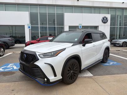 Used 2023 Toyota Highlander XSE