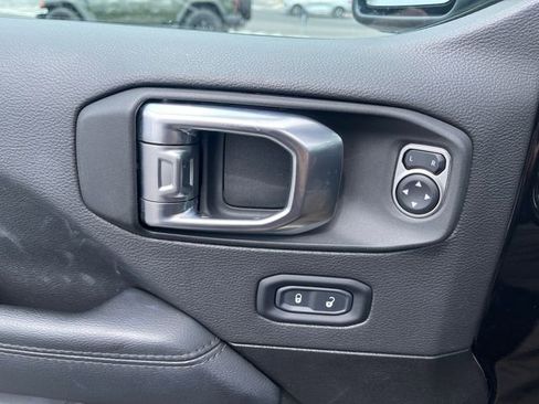 Used 2023 Jeep Wrangler Altitude image 16