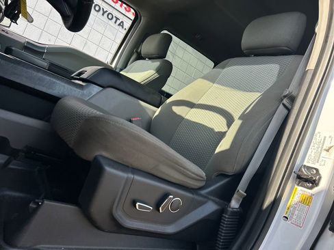 Used 2017 Ford F150 XLT w/ Equipment Group 302A Luxury AWD/4WD image 11