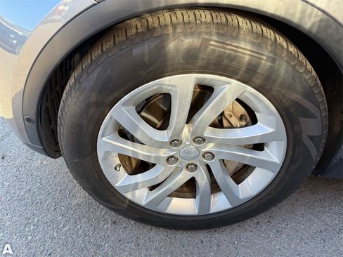 Used 2020 Land Rover Discovery HSE image 6