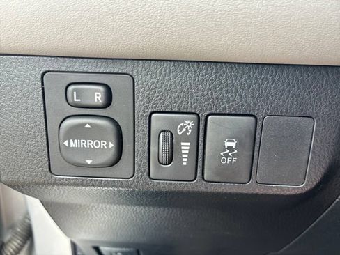 Used 2015 Toyota RAV4 Limited w/ Outdoor Package AWD/4WD image 29