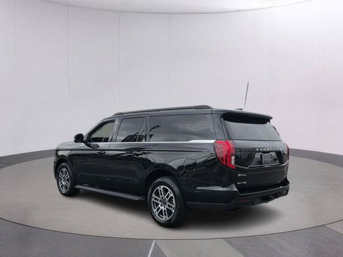 Used 2025 Ford Expedition Max Active AWD/4WD image 7