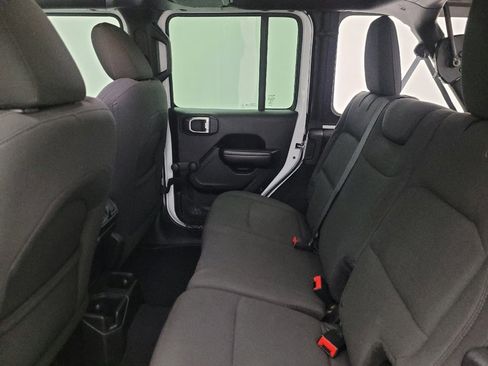 Used 2018 Jeep Wrangler Unlimited Sport AWD/4WD image 18
