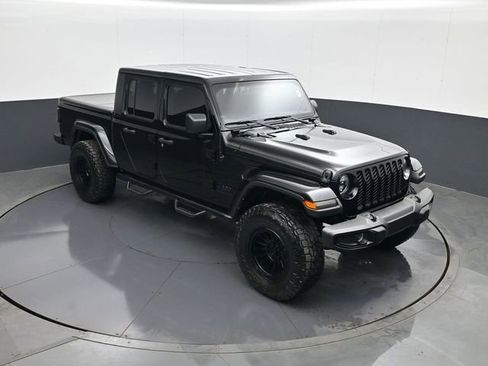 Used 2021 Jeep Gladiator Willys image 15