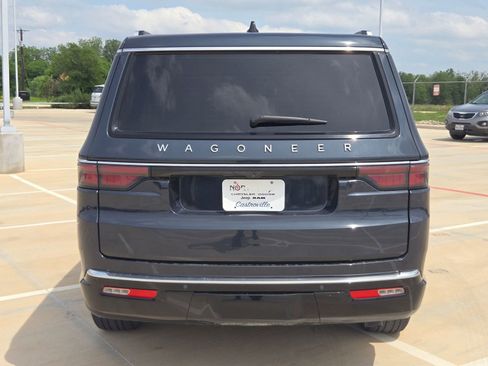 Certified 2024 Jeep Wagoneer 4WD w/ Premium Group I image 4