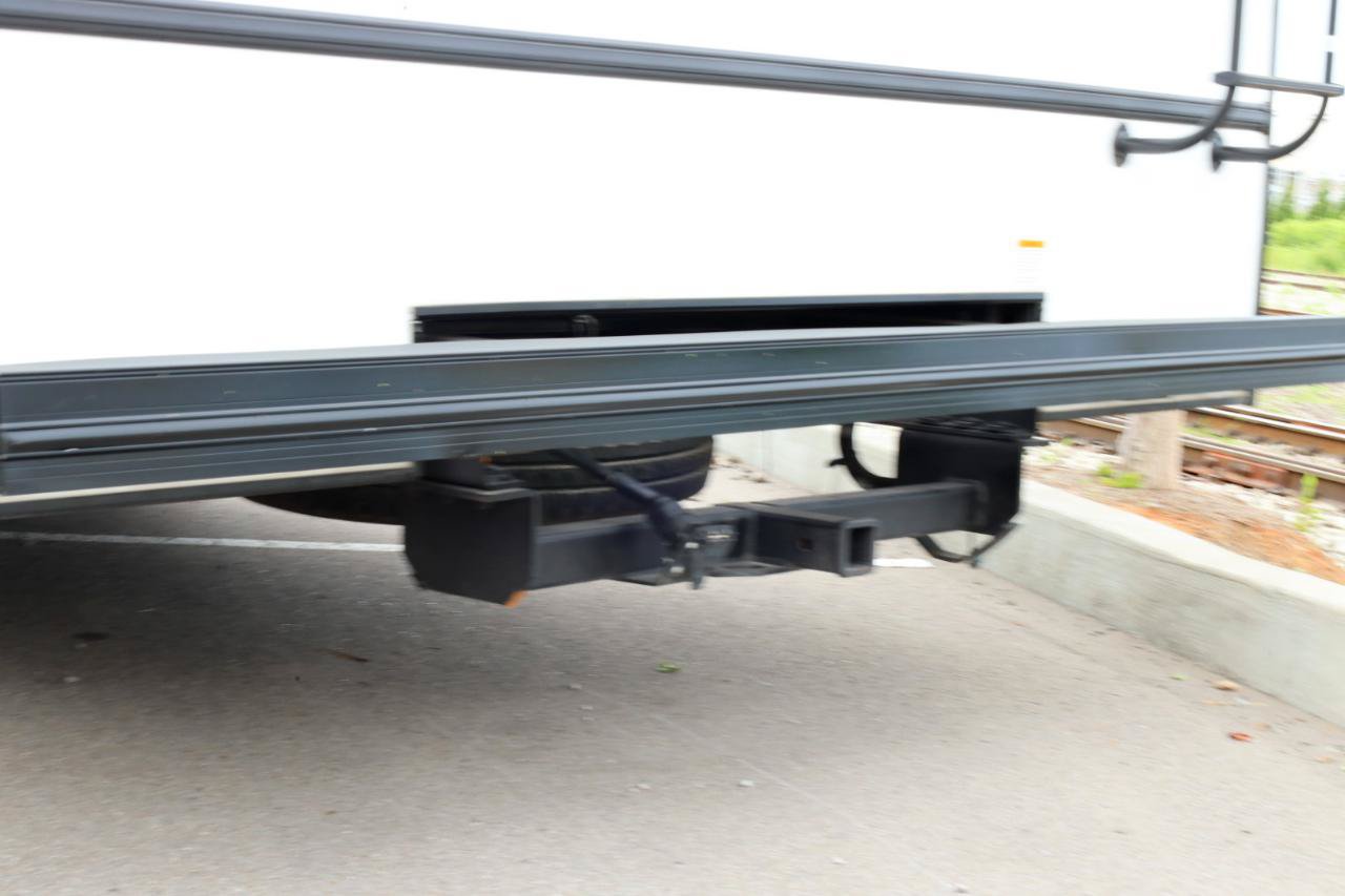 Used 2022 Ford E-450 and Econoline 450 Super Duty w/ Motorhome Prep Package RWD image 51
