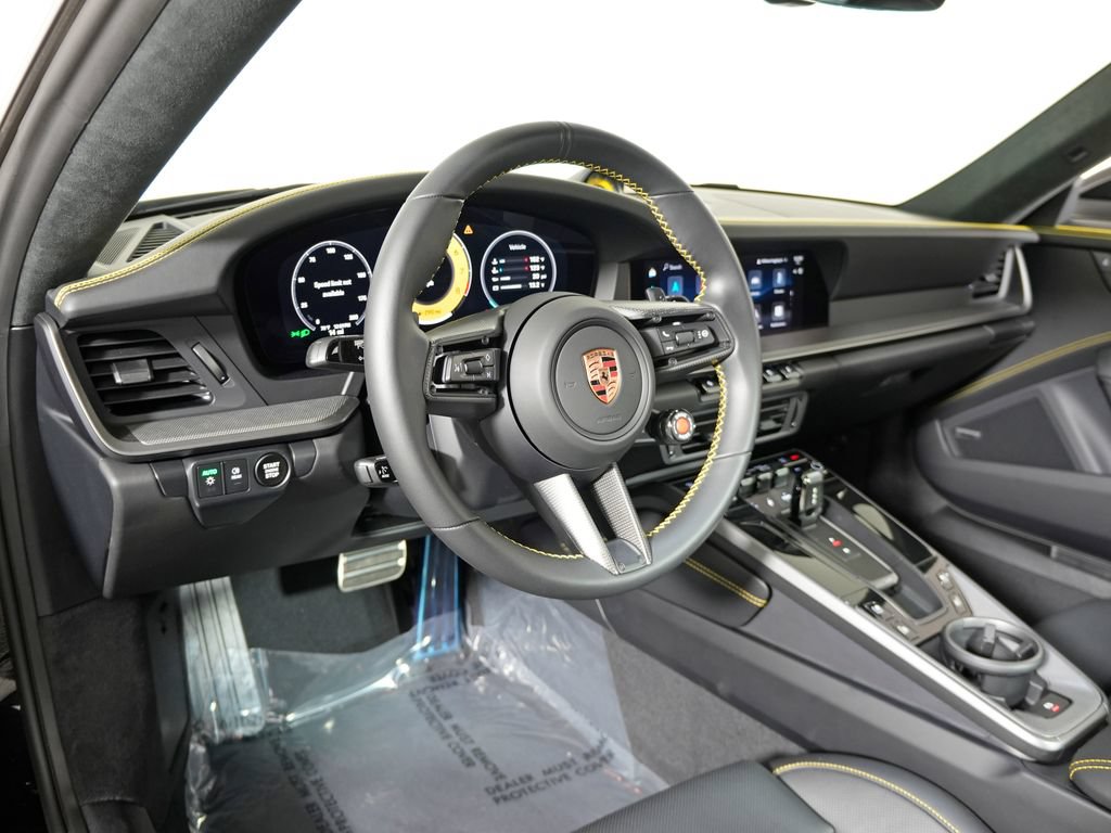 Used 2026 Porsche 911 Carrera RWD image 4