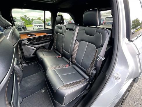 Used 2022 Jeep Grand Cherokee Summit AWD/4WD image 24