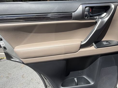 Certified 2023 Lexus GX 460 Premium w/ Premium Package AWD/4WD image 29