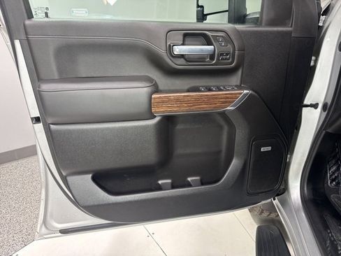 Used 2022 Chevrolet Silverado 3500 High Country image 10