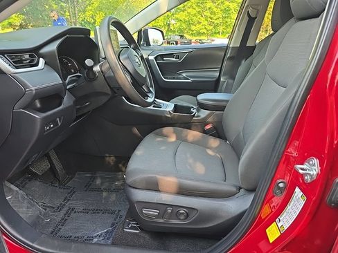 Used 2024 Toyota RAV4 XLE AWD/4WD image 15