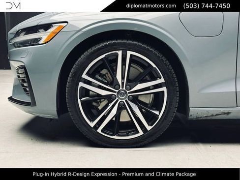 Used 2022 Volvo S60 T8 R-Design Expression w/ Premium Package AWD/4WD image 42