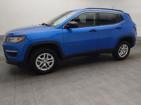 Used 2021 Jeep Compass Sport image 2