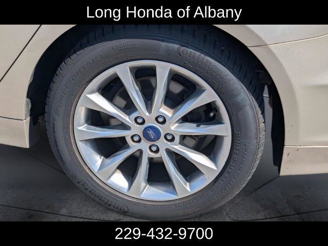 Used 2017 Ford Fusion SE w/ Fusion SE Technology Package FWD image 10