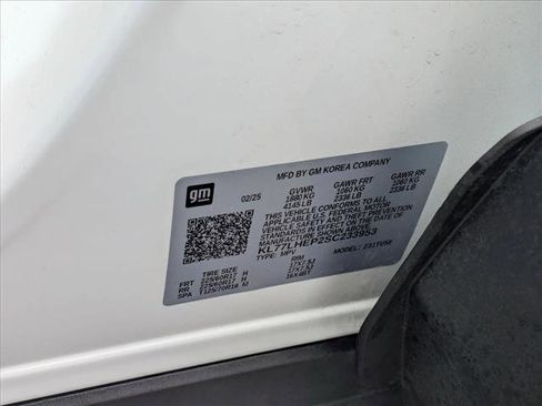 Used 2025 Chevrolet Trax LT image 30