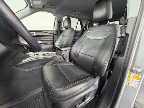Certified 2022 Ford Explorer Limited w/ Equipment Group 301A AWD/4WD image 17