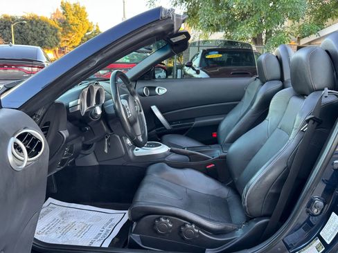 Used 2007 Nissan 350Z Touring RWD image 12