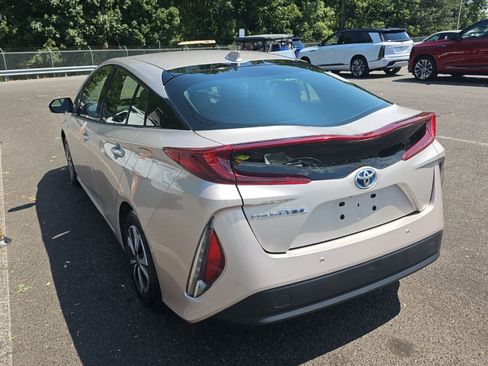 Used 2017 Toyota Prius Prime Advanced FWD image 6