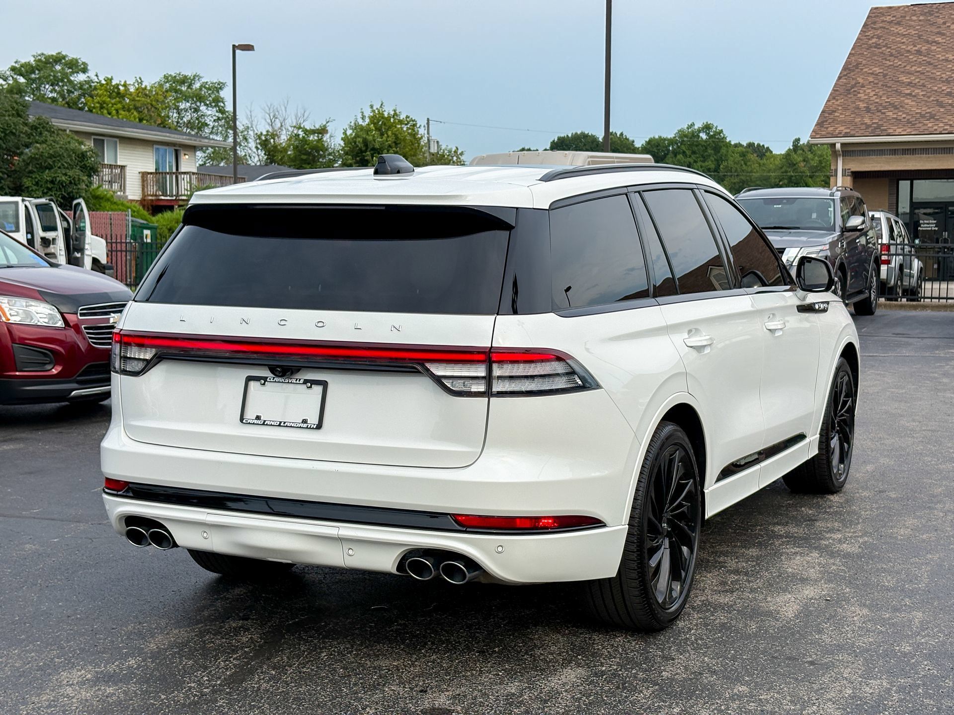 Used 2025 Lincoln Aviator Reserve w/ Luxury Package RWD image 12