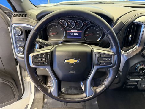 Used 2021 Chevrolet Silverado 1500 LT AWD/4WD image 16