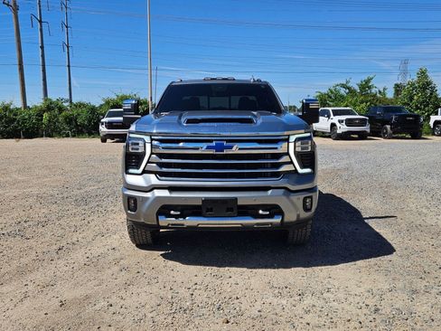 Used 2024 Chevrolet Silverado 3500 High Country w/ High Country Premium Package AWD/4WD image 9