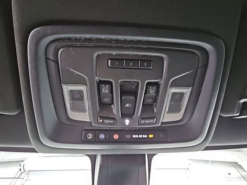 Used 2021 Chevrolet Silverado 1500 High Country w/ Technology Package image 24