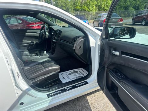 Used 2019 Chrysler 300 S RWD image 13