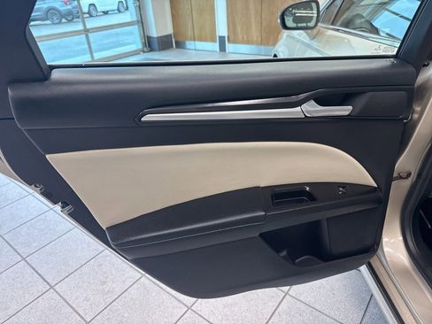 Used 2018 Ford Fusion Titanium image 13