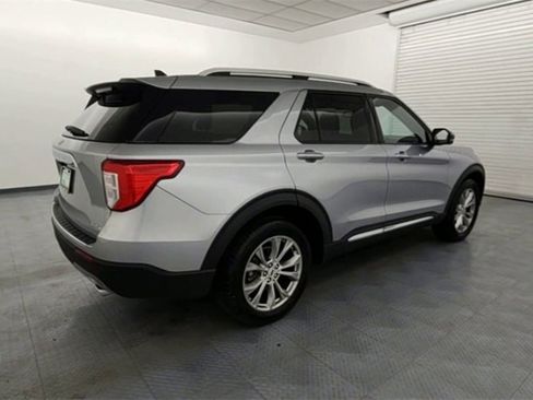 Used 2022 Ford Explorer Limited w/ Equipment Group 301A image 8