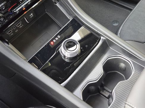 New 2025 Jeep Grand Cherokee Altitude image 15