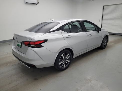 Used 2021 Nissan Versa SV FWD image 10