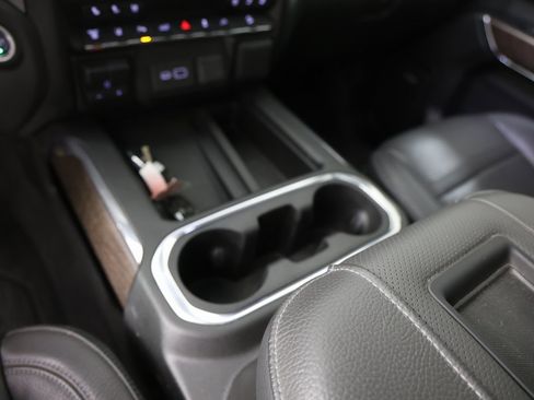 Used 2022 GMC Sierra 2500 Denali w/ Denali Ultimate Package image 15