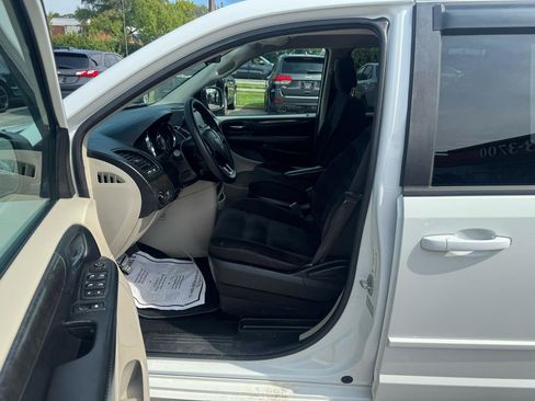 Used 2017 Dodge Grand Caravan SE w/ Power Window Group FWD image 12