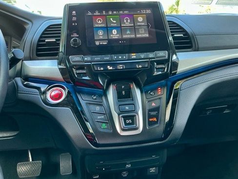 Certified 2022 Honda Odyssey Touring image 24