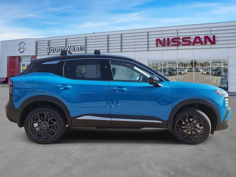 New 2026 Nissan Kicks SR image 5