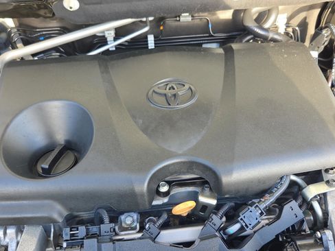 Used 2020 Toyota RAV4 LE image 23