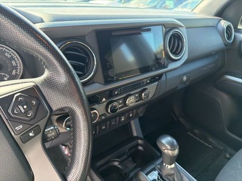 Used 2016 Toyota Tacoma TRD Sport w/ Premium & Technology Package image 14